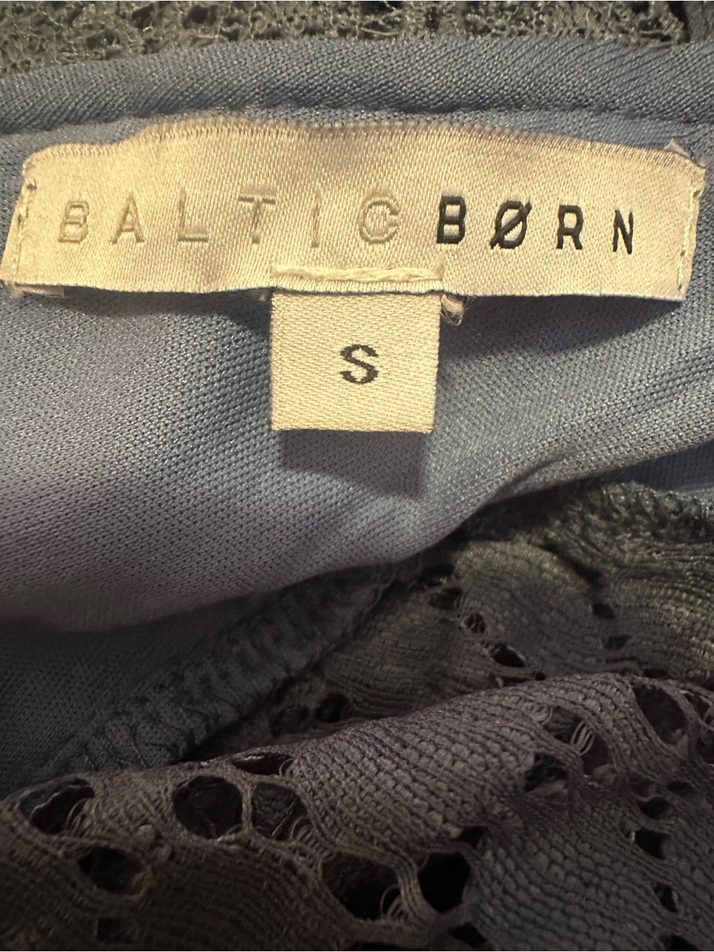 Baltic Born Lace V-Neck Maxi Dress in Navy- Small - Picture 4 of 9